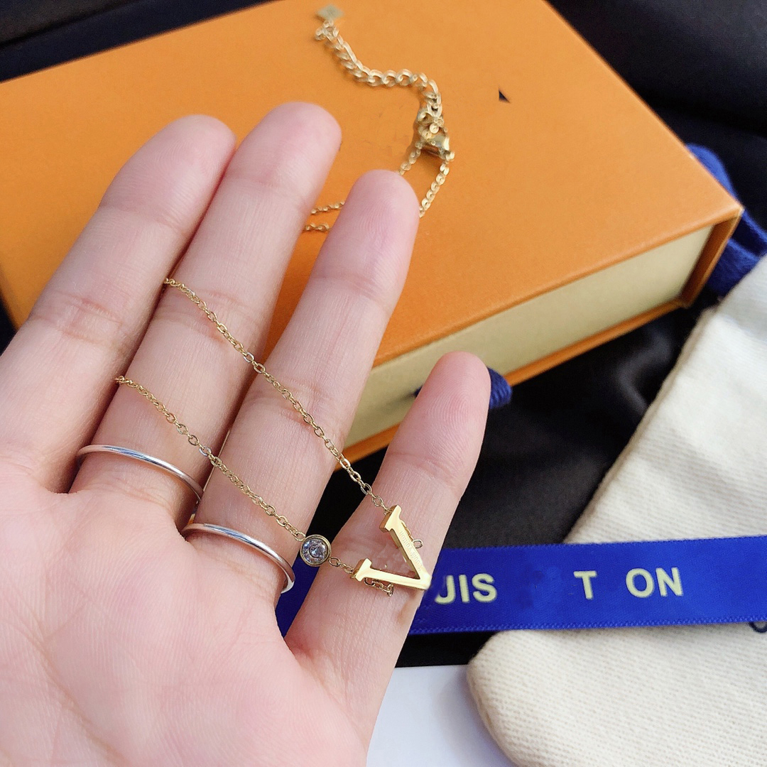 

Designer Pendant Chain Crystal Statement Wedding Jewelry Branded 18K Gold Plated Stainless Steel Necklaces Fashion Women Necklaces Choker Letter Lobster Clasp