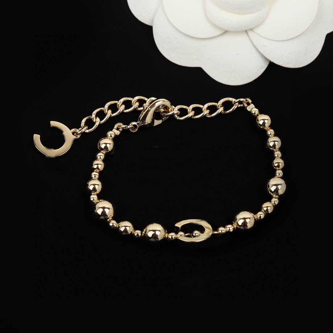 

2022 Luxury quality charm bracelet with beads style in 18k gold plated have box stamp PS7159A