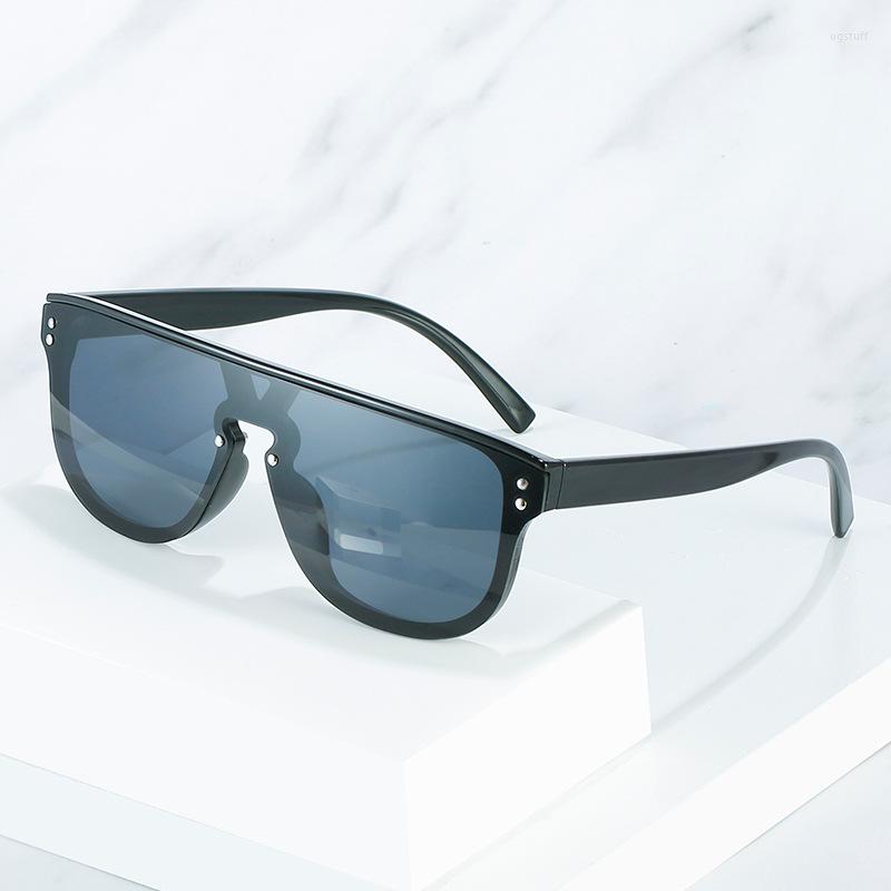 

Sunglasses Fashion One Big Frame Women Trend Personality Rice Nail Men Street Driving Glasses UV400