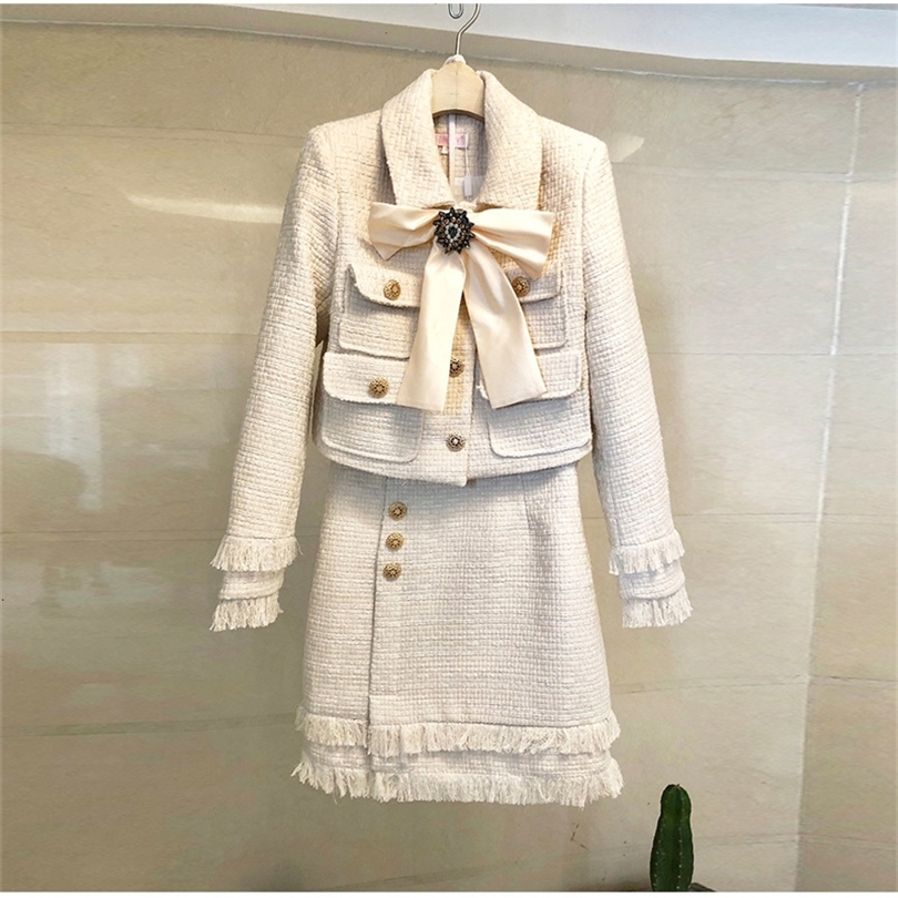 

Two Piece Dress Luxury High Quality Tweed 2 Piece Set Women Bow Jacket Coat Elegant Mini Tassel Pencil Wool Blend Skirt Suits Autumn WInter 220906, Beige