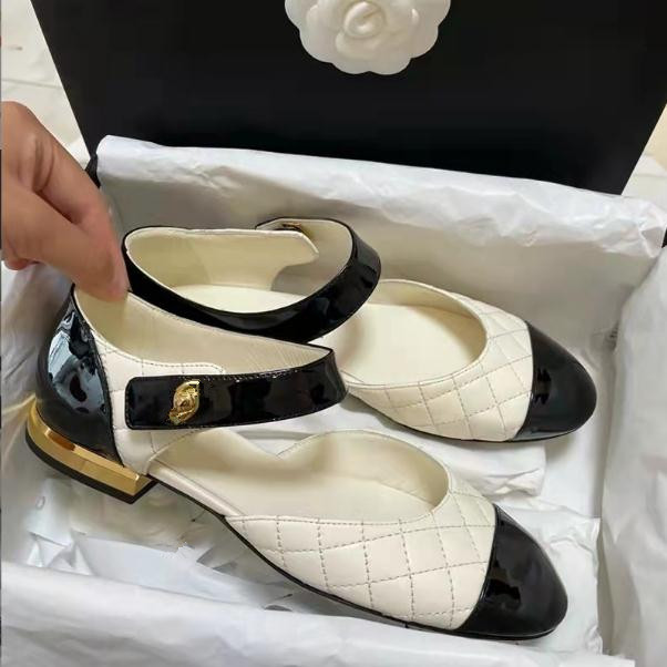 

2022 designer mary jane shoes luxury retro buckle women's shoe round toe girls ladies Resort Beach Banquet black white flat ballet shoes 34-40