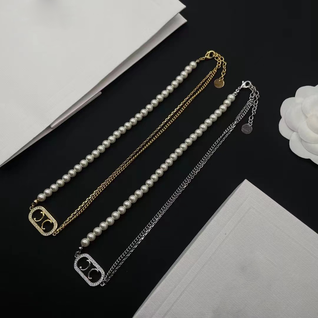 

Designer necklace Shiny Diamond Pendant Fashion Pearl Necklace top designers jewelry Ladies Men love pendants Comes very nice Christmas gift