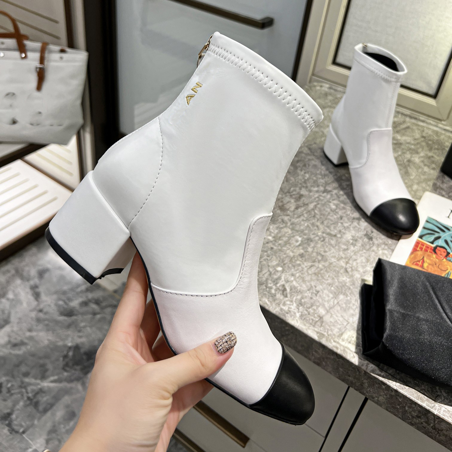 

Designer Fall Winter Boots Woman Heel Booties Fashion Ankle Boots Leather Luxury Channel High Quality fgD