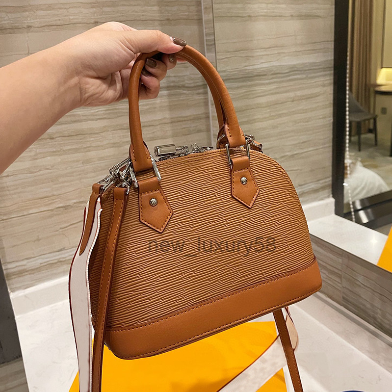 

TOP Luxurys designers high Quality 2022 Shell bags shoulder handbag Women fashion men purse mother handbags Clutch large capacity cossbody L
