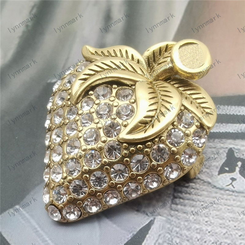 

Strawberry Brooch Pins For Women Brooches Brand Double Letters Ladies Dress Gold Luxury Designer Brooches Jewelry Charm