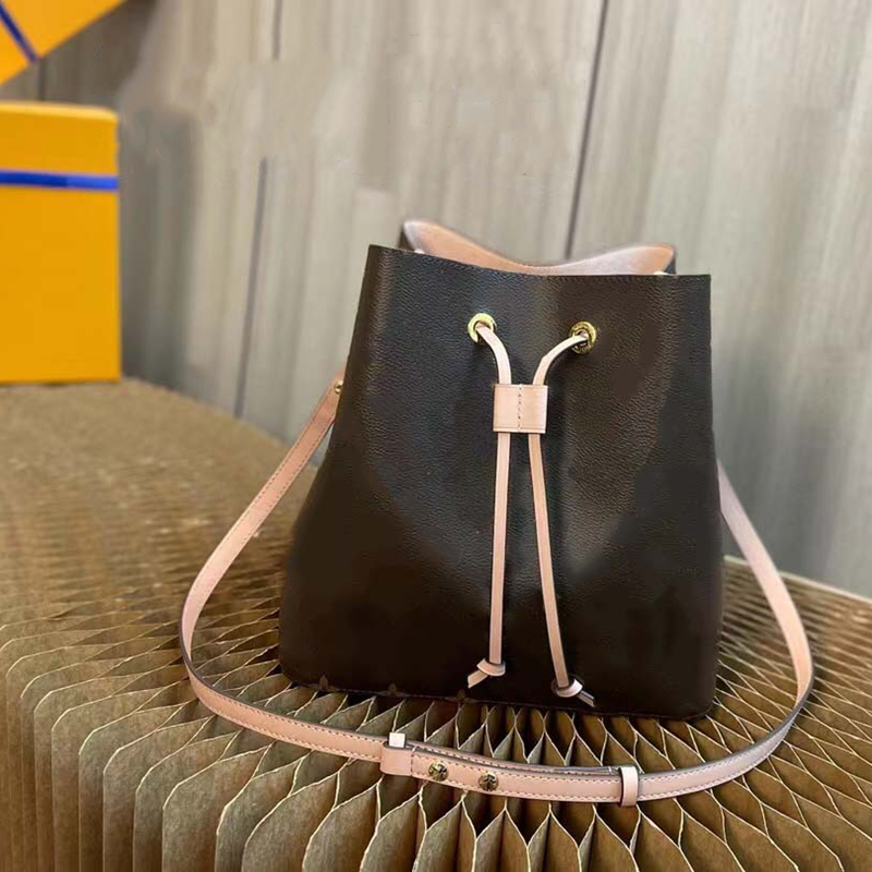 

Classic High Quality Women's Fashion Bags New Bucket Bags Fashion Handbags Presbyopic Leather Shoulder Bags, Box