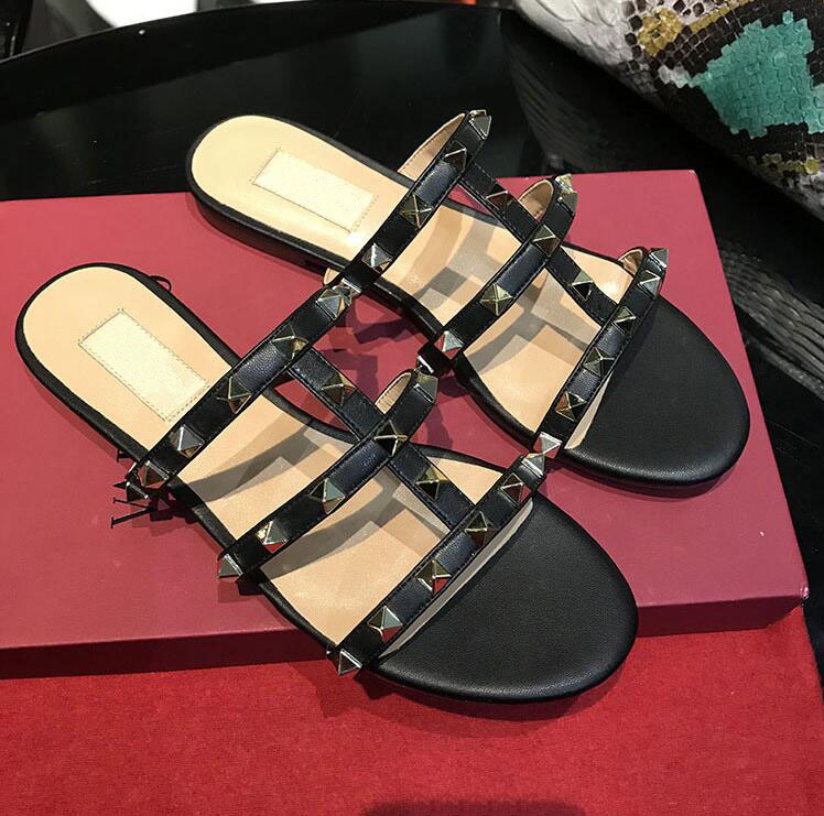 

Designer Luxurys Slippers For Women Brand Flat Open Toe Lady Rivets Sandals Classics Nude Color Genuine Leather Summer Shoes With Box, 10