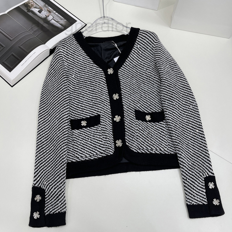 

Women' Hoodies & Sweatshirts designer Genuine Xiaoxiangfeng 22ss autumn and winter celebrities twill V-neck knitted cardigan slim sweater jacket female VML1, 2# packing bag