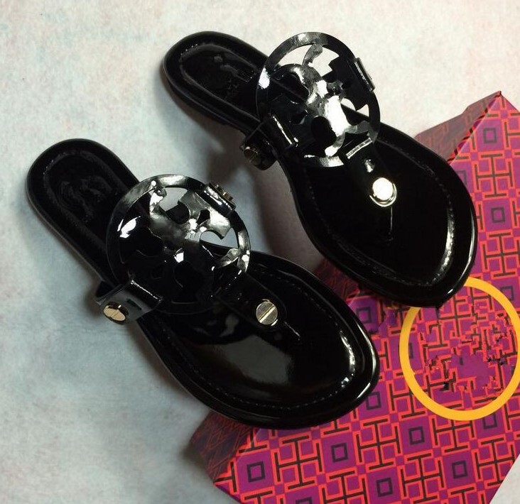 Sandales de créateurs pour femmes dames motif évidé appartements talons bas pantoufles mode luxe Tories diapositives en caoutchouc tongs d'été ch