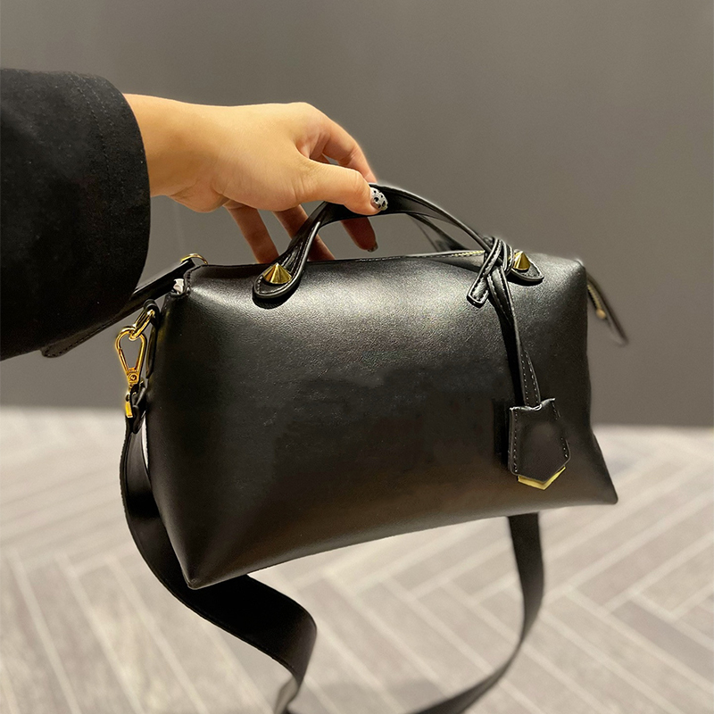 

2022 top luxury designer bag women the tote bag pillow bags fashion shoulder handbags lady genuine leather crossbody purse shopping handbag wallet, Black