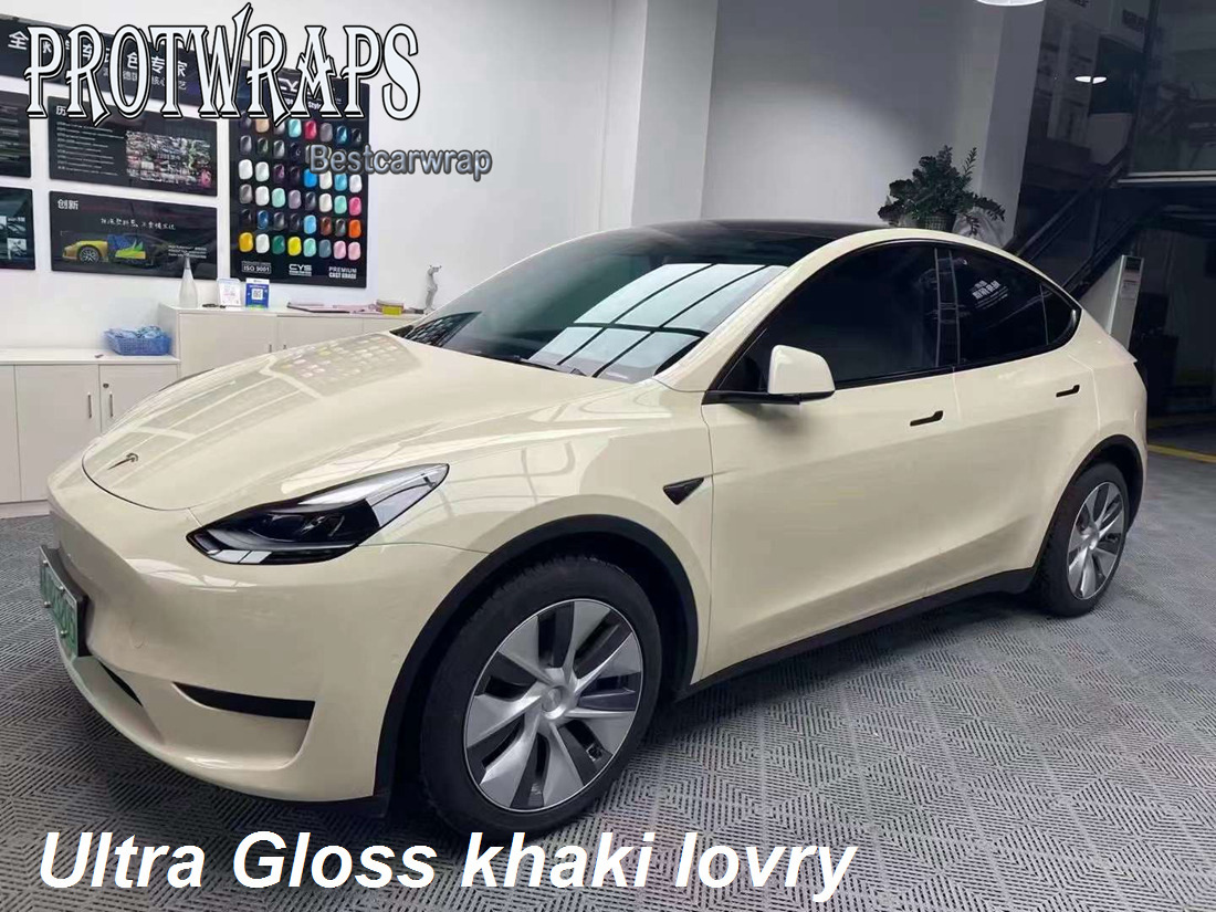 Premium ultra gloss khaki ivoire en vinyle autocollant enveloppe de voiture brillante entièrement couverte de voiture avec une libération d'air à