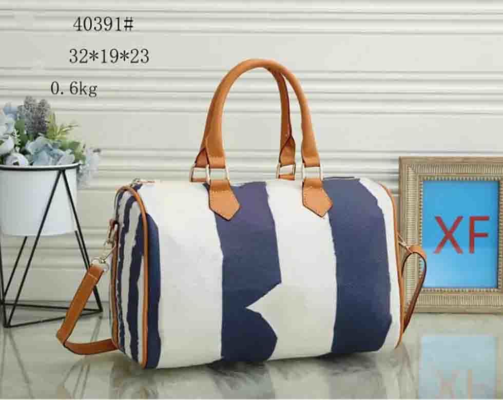 

Luxury women handbags Womens messenger Boston bag Classic Fashion Women's wallet Shoulder Duffel Bags Totes handbag 30cm With Crossbody, Red