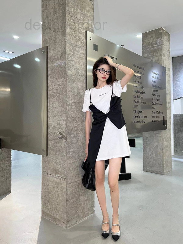 

Casual Dresses designer Aw / Dawang 22ss spring and summer new fake two-piece black white contrast dress 58CR, 2# packing bag