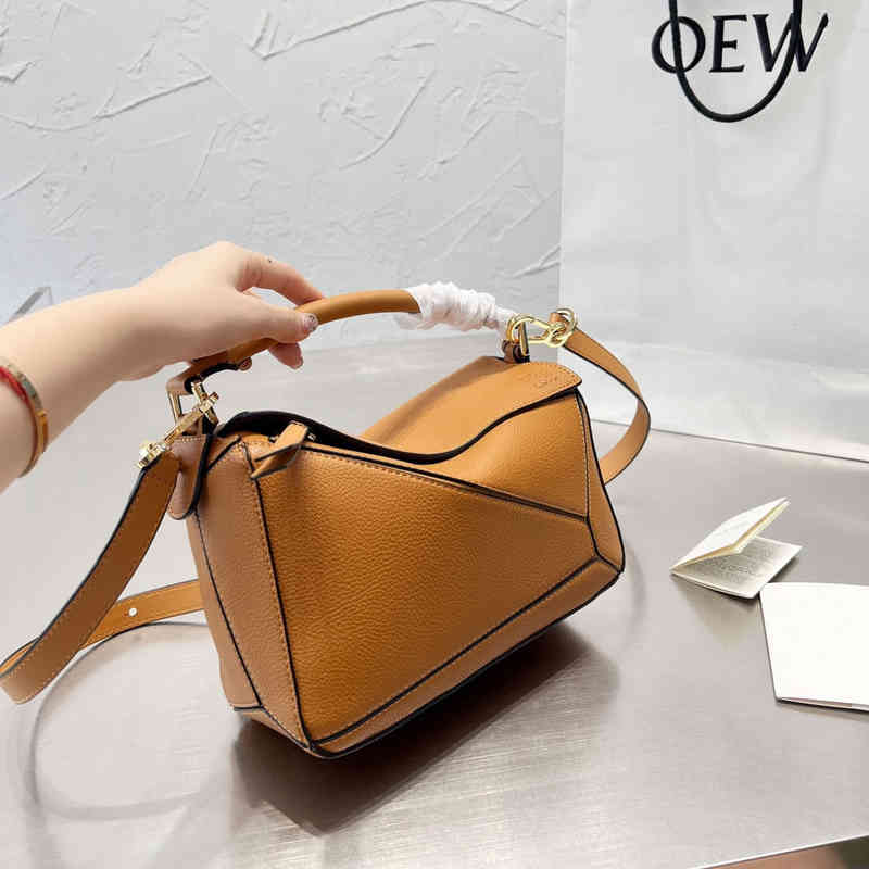 

Loew's designer bags woman's high level tote bag Geometry Bag Puzzle Stitched Rhomboid Cowhide Men's Women's Handbag One Shoulder Crossbody Pillow, Litchi caramel