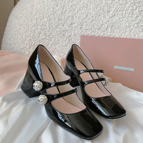 

Miu Vintage Mary Jane Shoes Women's Chunky Heel Leather Shoe Square Toe Pumps Female Pearls Casual Vacation Banquet Ladies High Heels shoes, White