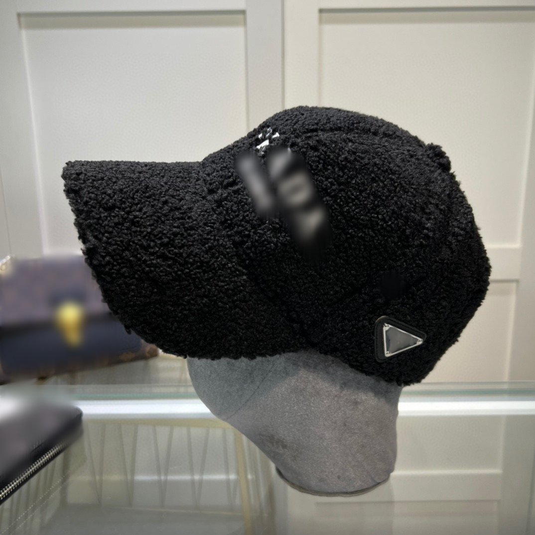 

Fashion mens designer caps lamb fur winter men snapbacks dome casual baseball cap, White