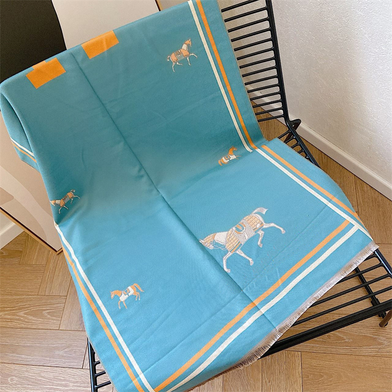 

Designer Horse Shawl Scarf Womens Fashion 180cm65cm Winter Scarfs Saint Cloth Style High Quality Luxury Wearing Accessories