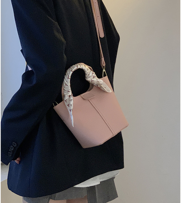 Nouveaux sacs seau simples pour femmes sac à main à la mode sac à bandoulière avec rubans