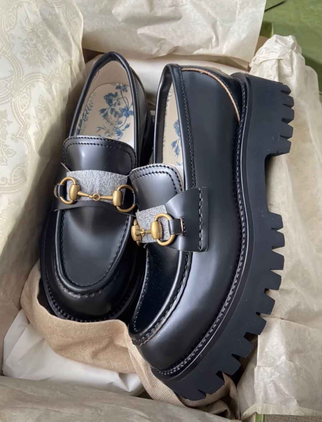 Wholesale Women's Loafer Dress Shoes Horsebit Gold-toned Sneakers Famous Lug Sole Embroidery Bee Lady Casual Walking Party Wedding