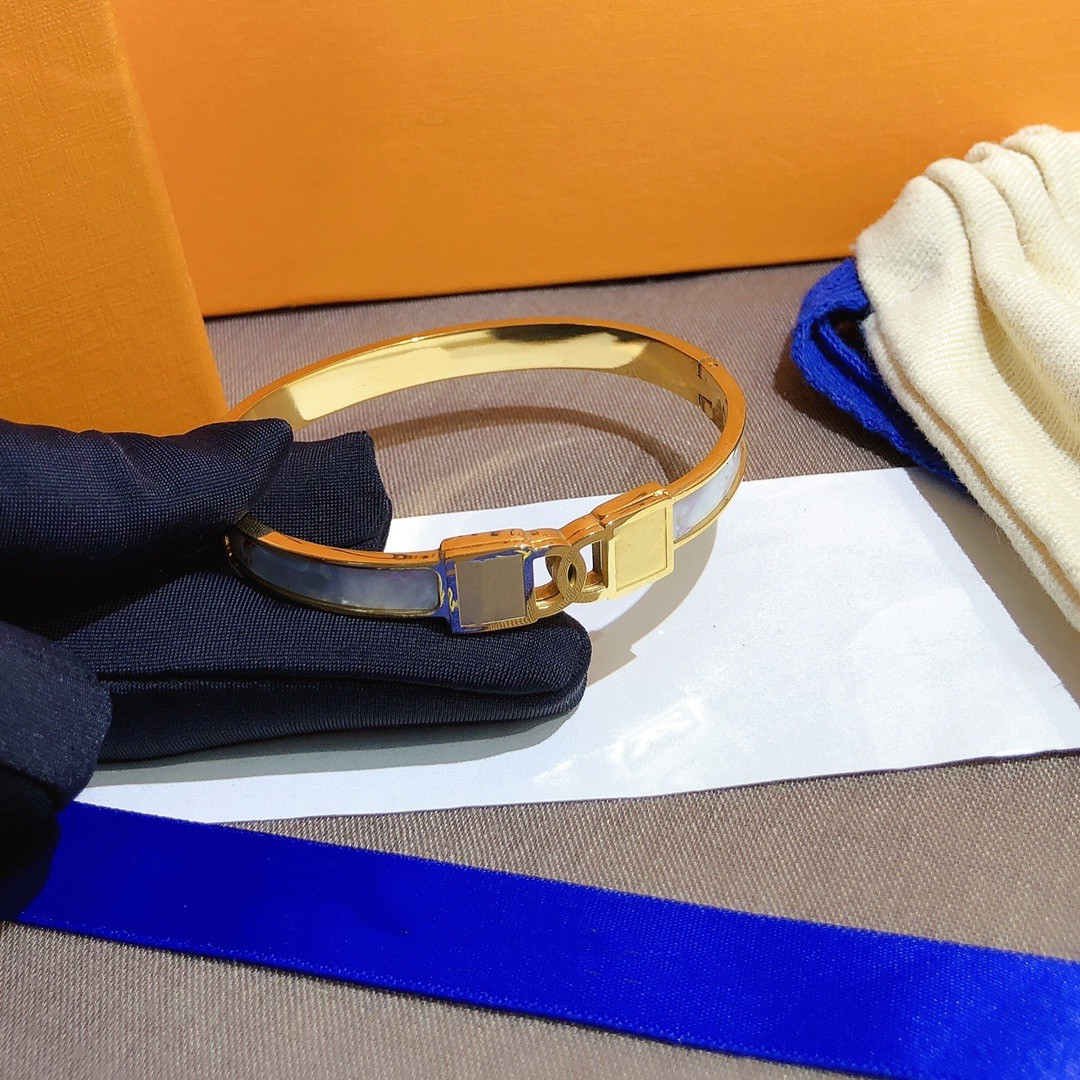 

Bracelet men and women Bangle leather stainless steel buckle leathers bracelets Engagement Party Jewelry gift