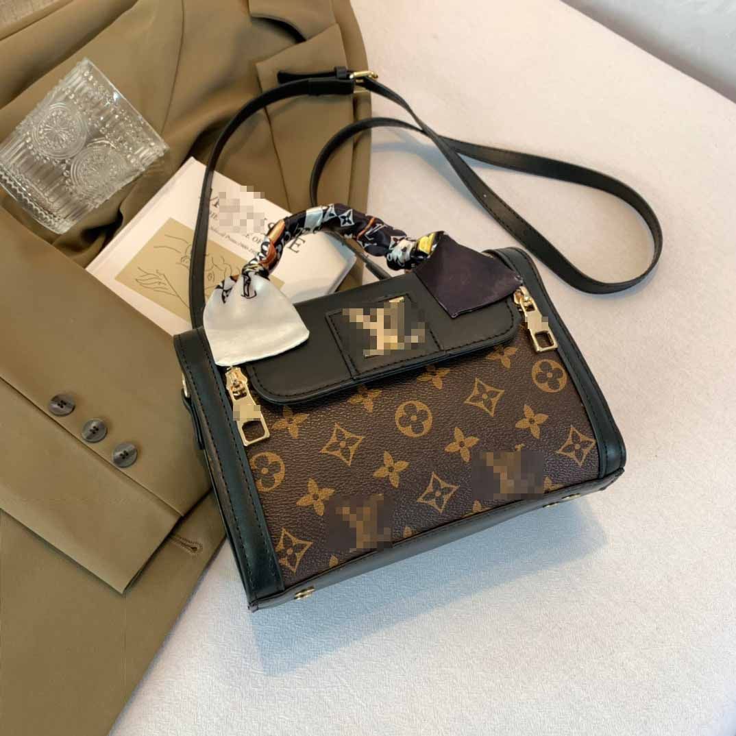 

designer bags vintage cowhide big logo pillow bag clutch handbag LVs louiseitys viutonitys, Black