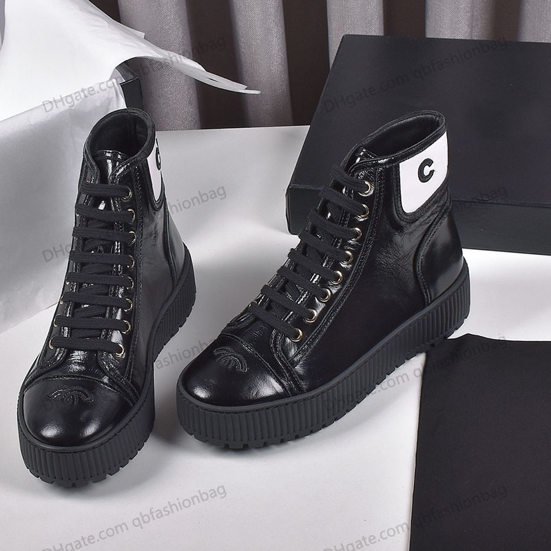 

Frence Designer Womens Casual Ankle Boots With Low Heels Gold Patent Leather Metal Black Platform Rainboots Waterproof Fashion Medium Booties Retro Outdoor Shoe, Shoes box