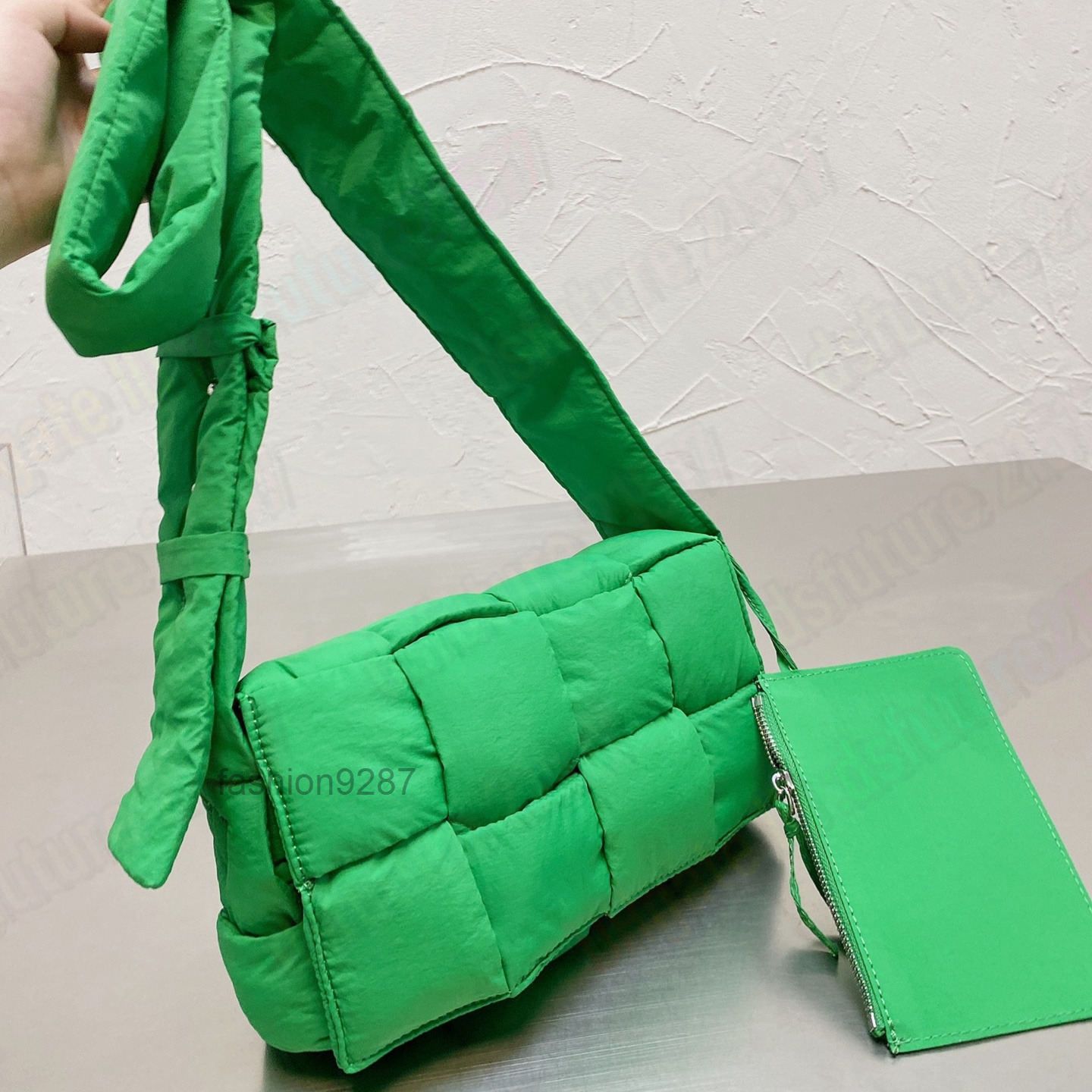 

designer bags Winter Fall Fashion Trend Tofu Plaid Woven Shoulder Bags Nylon Puffer Quilted Crossbody handbags s Purse holder Cotton Padded