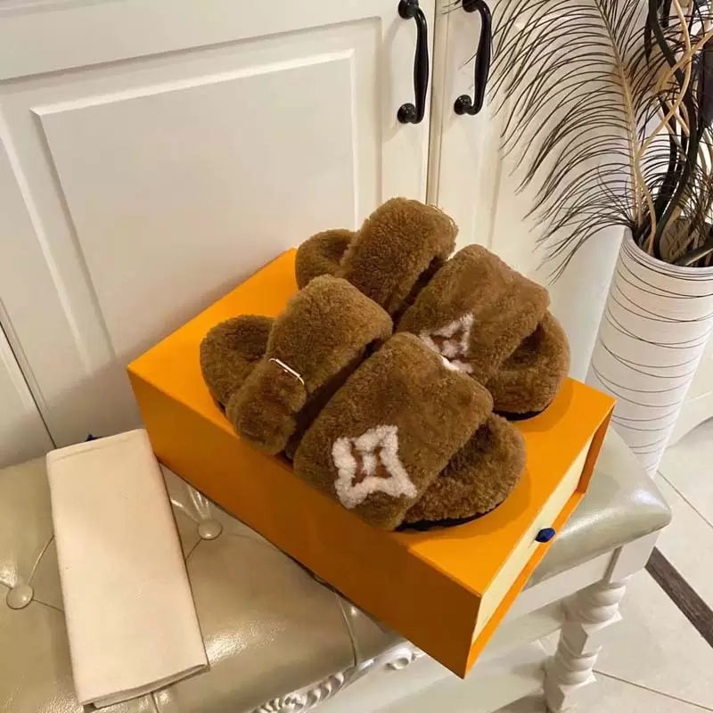 

girls Dress Slippers Designer Ladies Slipper autumn casual slides Interior Fashion Classic Fur Warm Plush Flat Slippers With Box size40 zapatos mujers