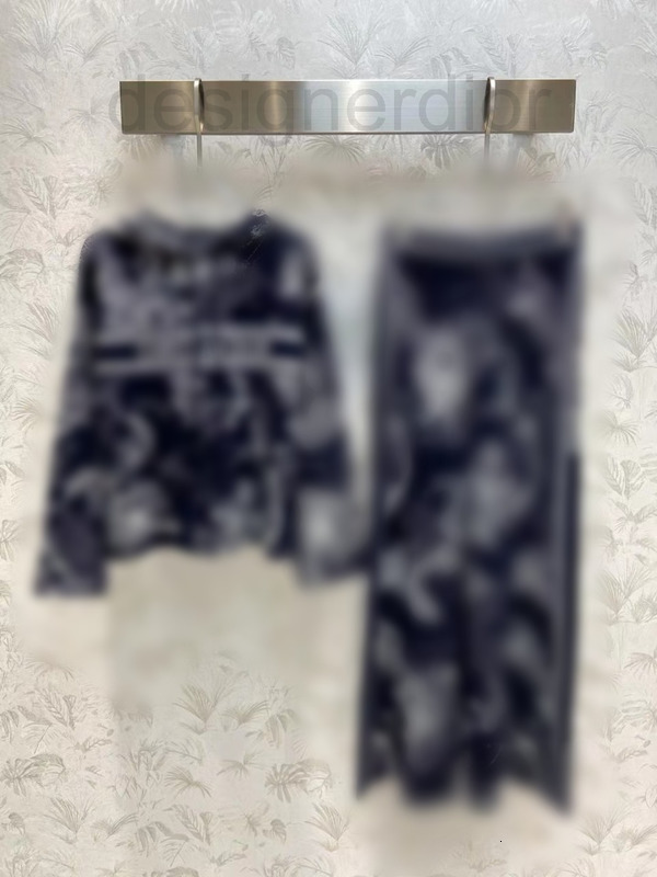 

Women' Tracksuits designer D family 22 early autumn universe series black and white 12 pattern cashmere knitting trousers set VHCX, 2# packing bag