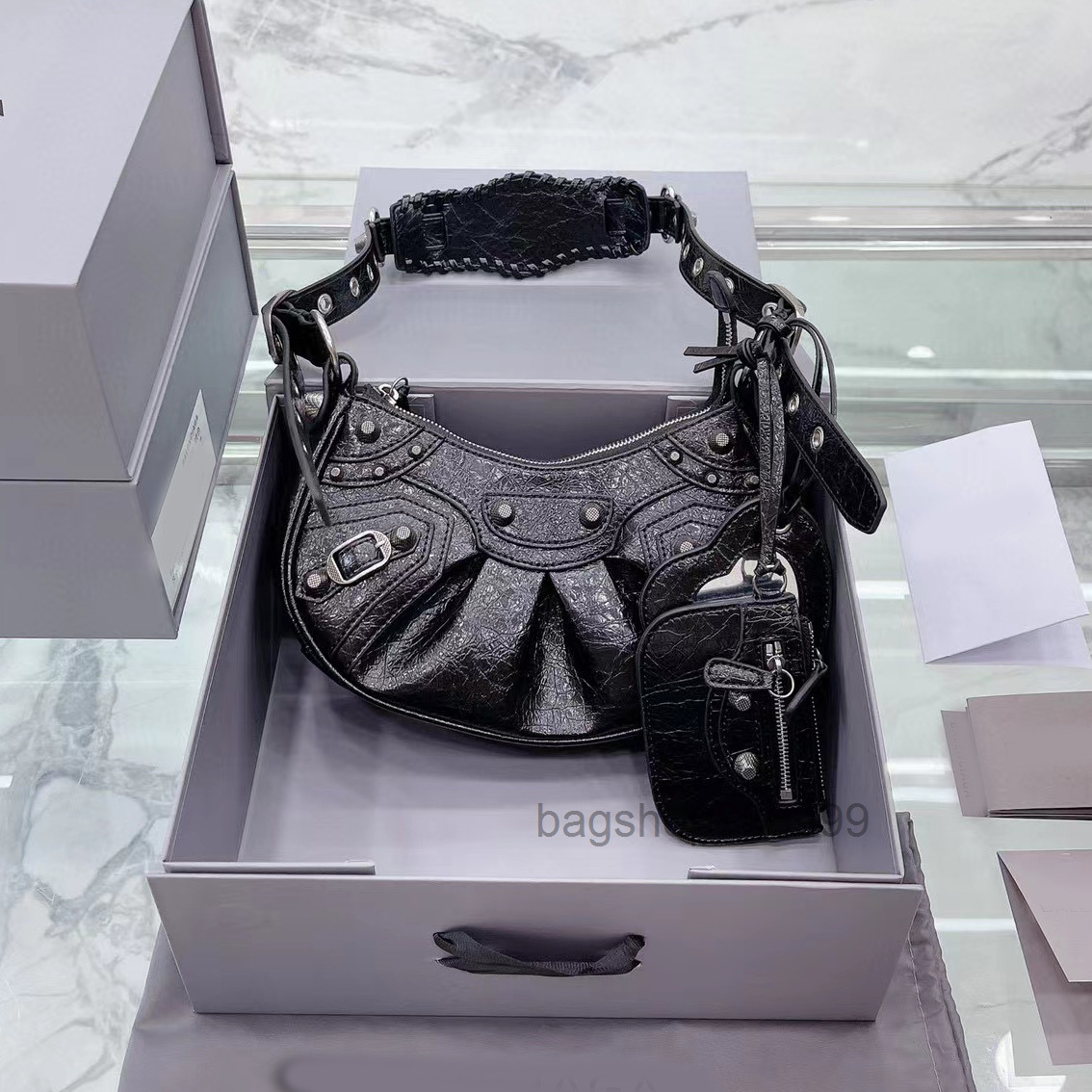 

Black Shoulder Bag Mens Leather Hobo 5A Quality Classic Underarm Peas Package Lady Motorcycle Chain bag Cross body Designer Fashion bags, Red with logo 24x13cm