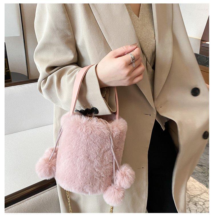 

Evening Bags Casual Chains Plush Bucket Women Summer Messenger Bag Beach Lady Travel Purses And Shoulder Handbags Bolsa, White