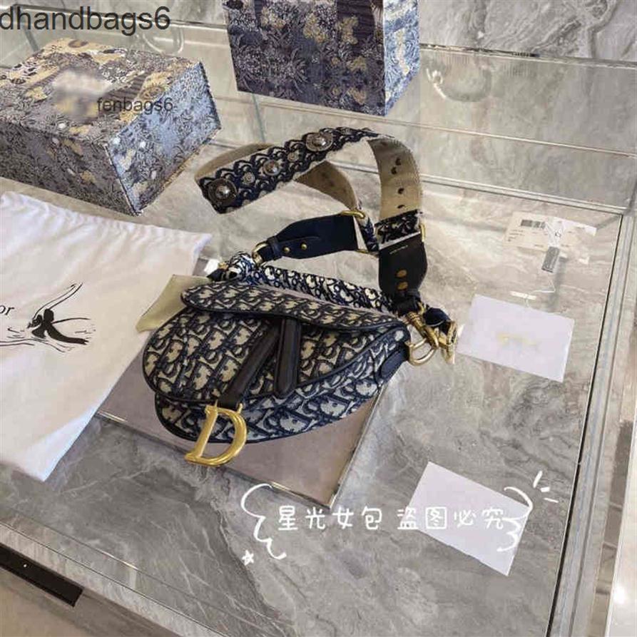

Handbags bag Christain Bags Shoulder dc Leather designer Embroidered 2022 Retro Saddle Women's Bag Messenger Armpit Wan330O