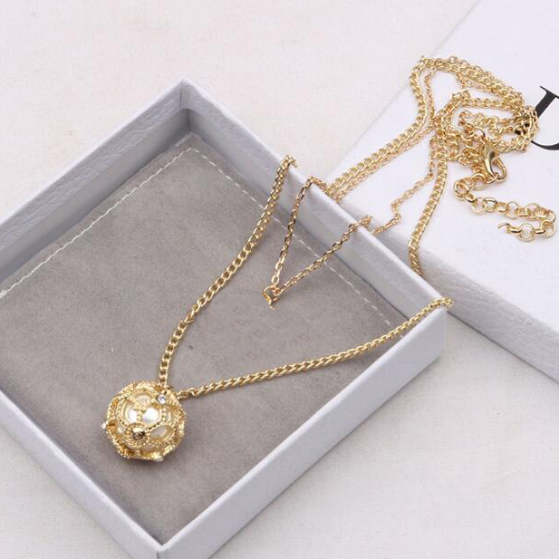 

23ss 20style Famous Designer Letter Double Layer Pendant Necklaces 18K Gold Plated Crystal Sweater Necklace Women Party Jewelry Accessories
