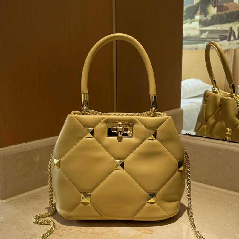 

Gold Chain Bag Sheep Skin Leather Bucket Handbag Rivet Crossbody Bags Laides Check Shoulder Back Pack 2022 quality