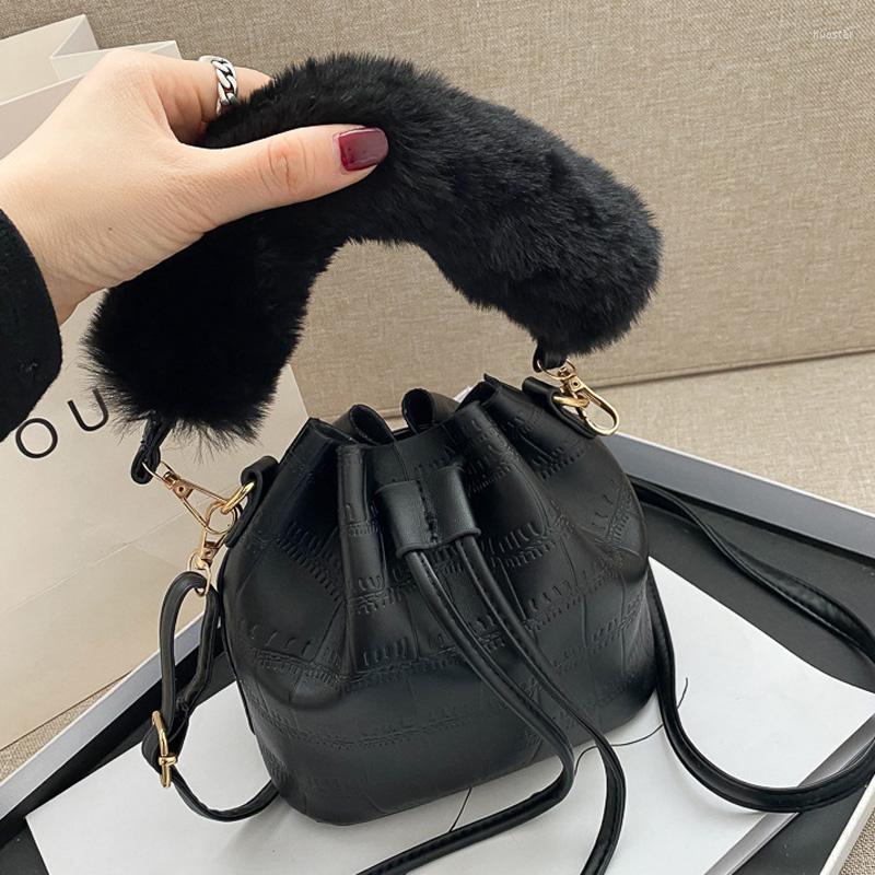

Evening Bags 2022 Winter Shoulder Bag Plush Top Handle Handbags Fashion Crossbody For Women Small Bucket Casual Ladies Tote, Brown