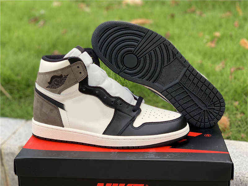 

Dress Shoes Outdoor Shoes Jumpman 1 Released High OG Dark Mocha Sail Black Leather Overlays 1S White Men Sports Sneakers With box
