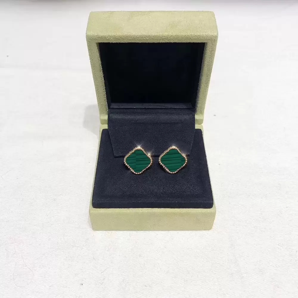 

Charm Stud Earrings flowers 4/Four Leaf Clover 925 Sterling silver for women's fashion versatile gift of Lucky grass earrings