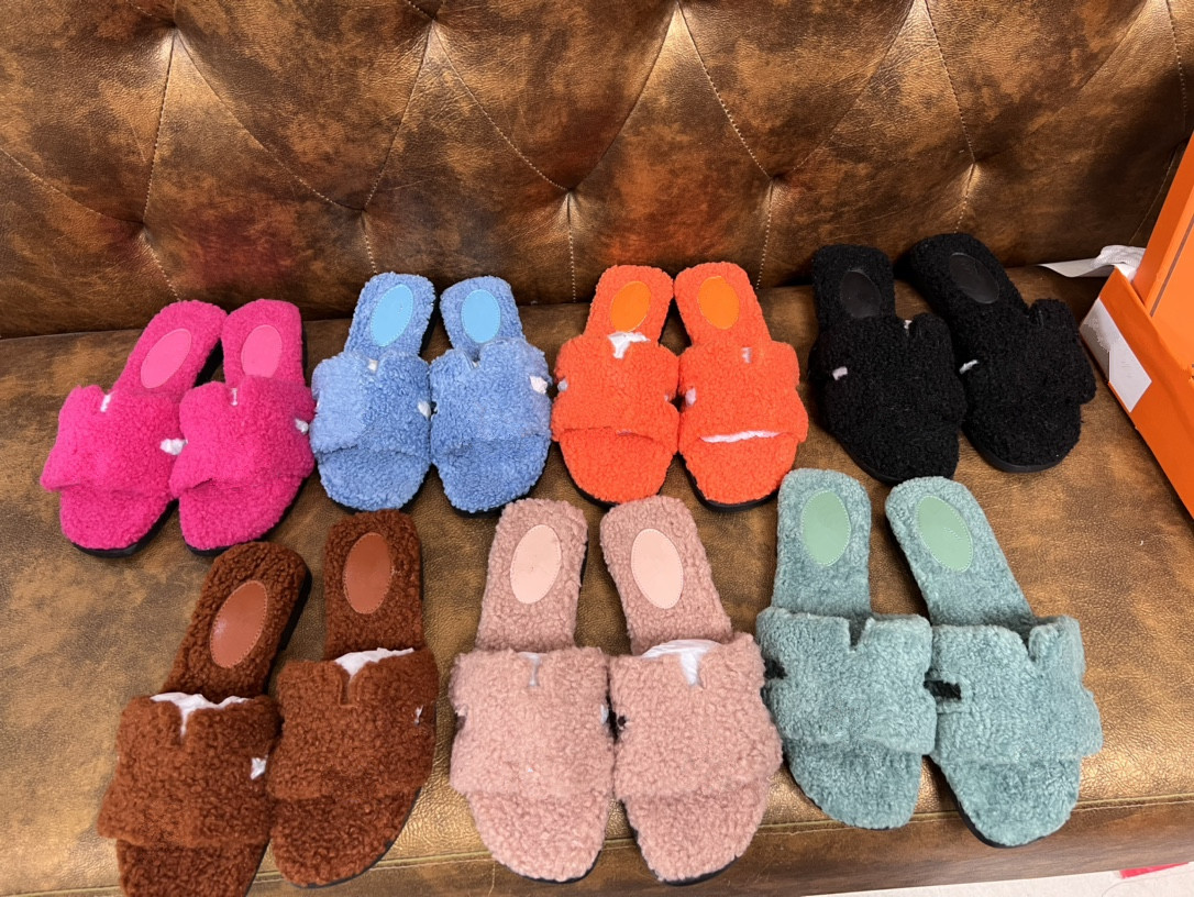 

2022 Luxury Designer Ladies Sandals Women Slippers Winter Warm Fur Slipper Wool Slides Overlapping House Outside Hollow Sandals size 35-42, 03