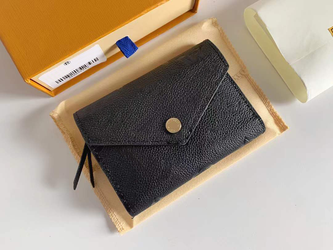 

2023 Luxurys Designers Wallets Purse Bag Short Victorine Wallet Embossed Monograms Empreinte Classic Pallas Card Holder Zippy Coin Purses M41938, Invoices (are not sold separately