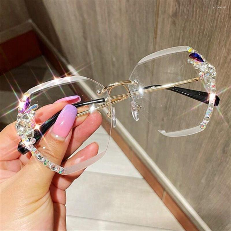 

Sunglasses Fashion UV400 Cutting Lens Female Eyewear Rimless Women Sun Glasses Gradient Rhinestone