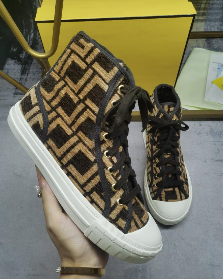 

New Designer Domino Casual Shoes Men's High Top Sneakers Fashion Brown Print Alphabet Fabric Women's Low Top Shoes Classic Plaid Berry Stripes