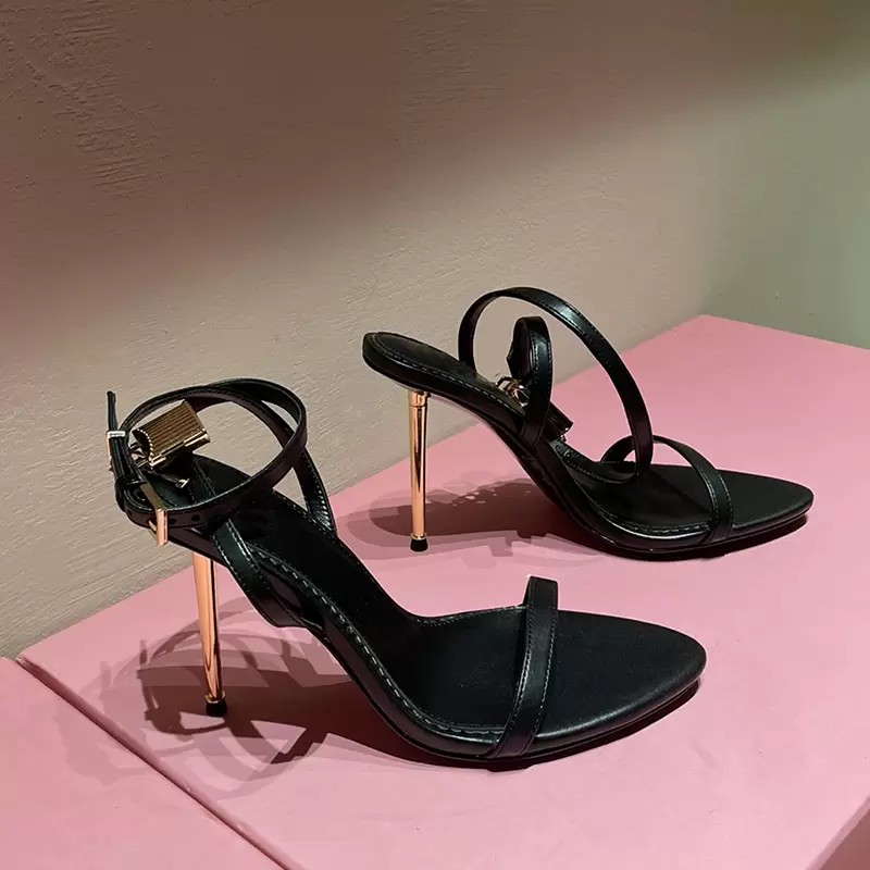 

2023 Summer Popular Brands Padlock Pointy Naked Sandals Shoes Women Lock-and-key High Stiletto Heels Lady Gladiator Sandalias Party Wedding Bridal EU35-43