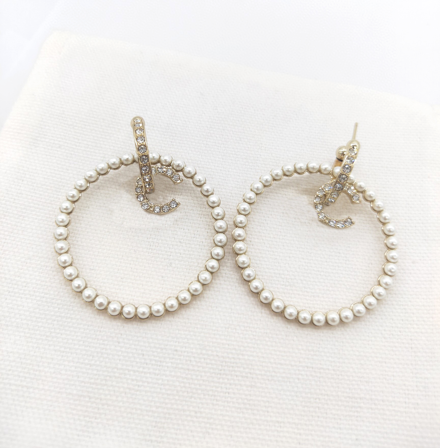 

2022 Luxury quality charm large size round sape with nature shell beads and diamond have box stamp PS7181A