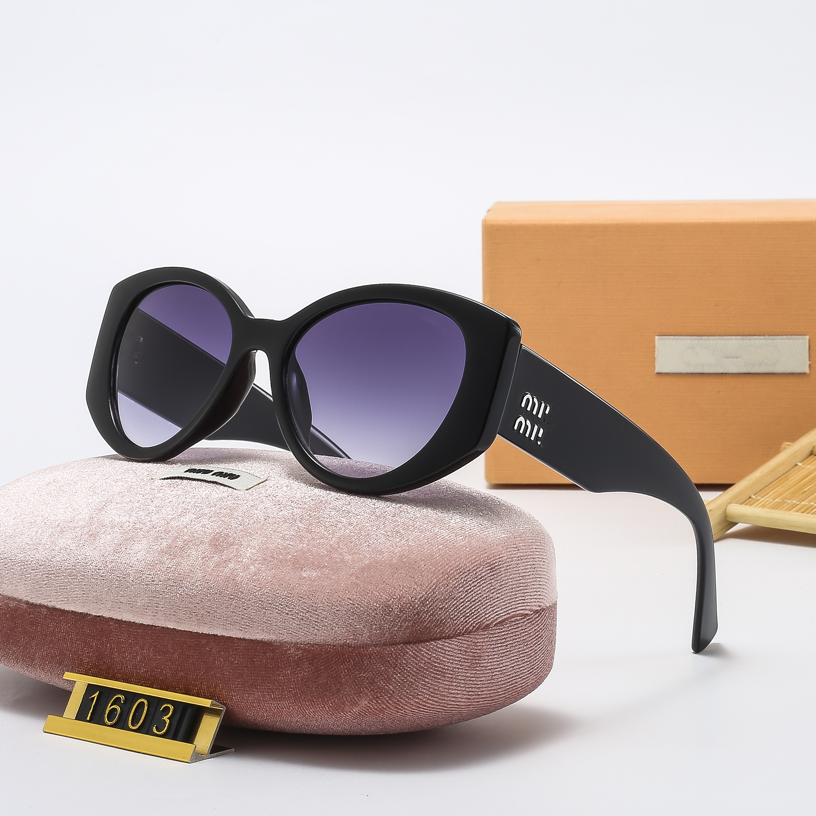 

1602 Top luxury Sunglasses polaroid lens designer womens Mens Adumbral Goggle senior Eyewear For Women eyeglasses frame Vintage Metal Sun Glasses With Box
