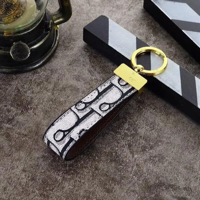 Designers keychain old flower high-end pendant couple letter keychains bag exquisite pendant luxurys key chain fashion 002