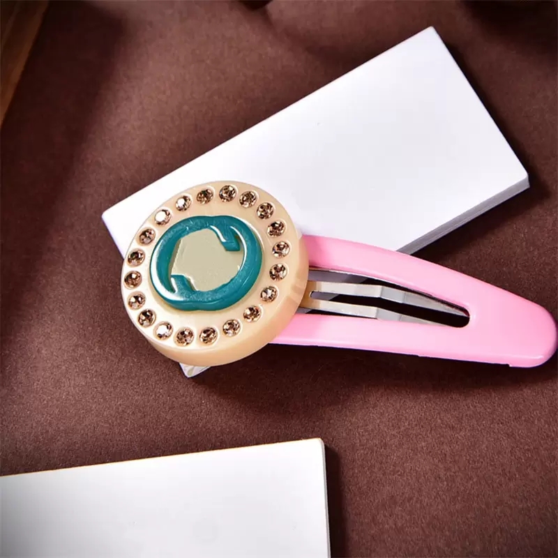

European and American Fashion Ladies hair clip Pink Designer Hairpin Letter Alloy French Retro Jewelry Gifts For Women wholesales Hairpin with box