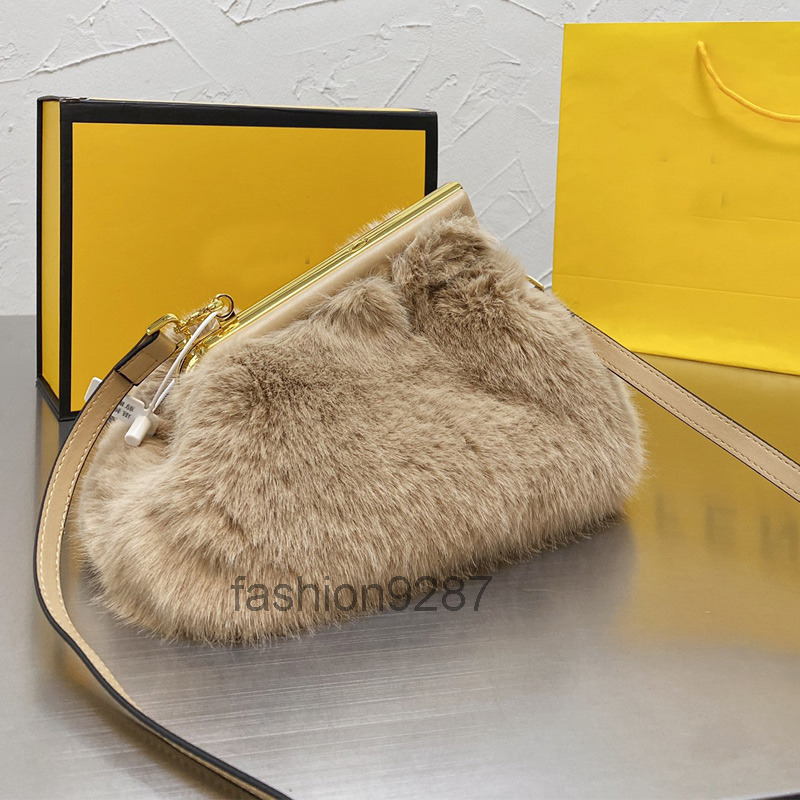 

Fur Hand Bag Women Handbag Purse Dinner Clutch Shoulder Crossbody Bags Fashion Metal Clasp Golden Hardware Winter Handbags Wallet Removable Strap 2022