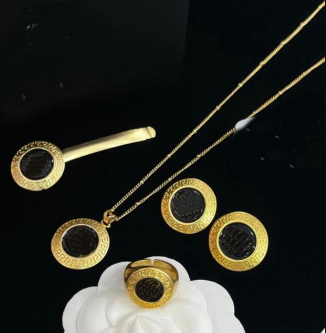 

Luxurious Women Resin Necklaces Earring Rings Hairpin Set Banshee Medusa Portrait 18K Gold Plated New Designed Designer Jewelry XDA21, Golden