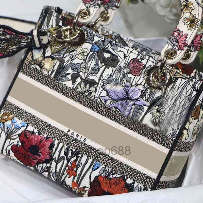 

designer bags Fashion Ladies Embroidery Series Dinner Bag Designer Handbag Luxury Shoulder Bags Camera Packbag Crossboby Packet M0565 2022