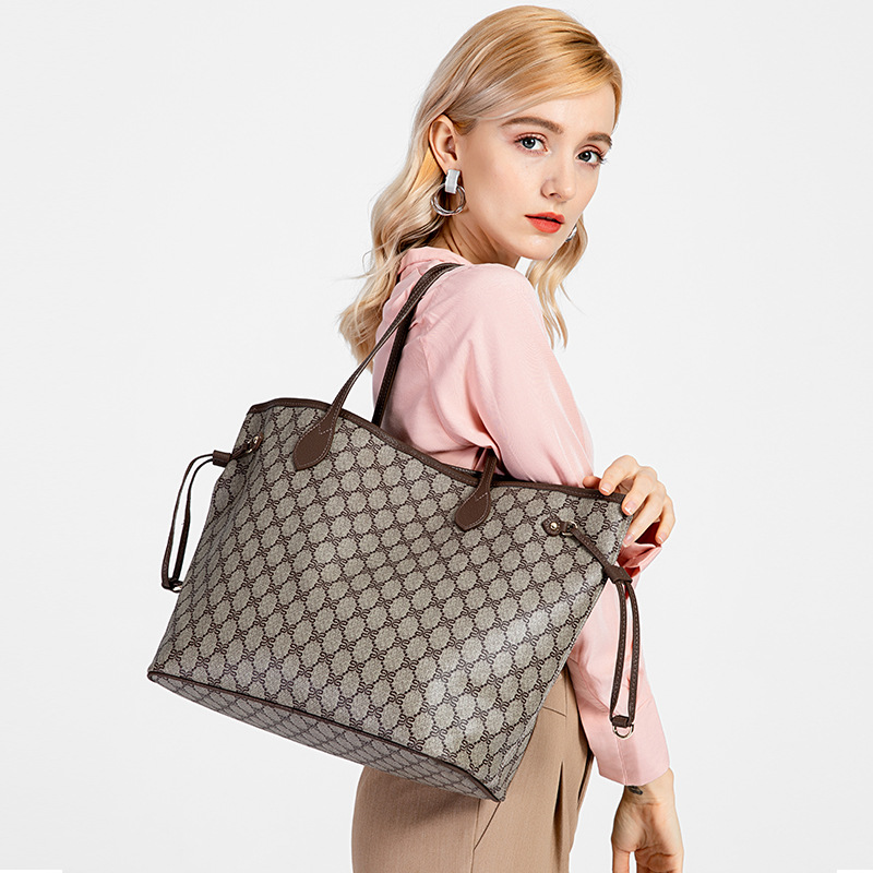 

2022 New Large-capacity Printed Female Bag PVC Letter Big Fashion All-match Single Shoulder Messenger Bag Vintage Tote Bag, Multi